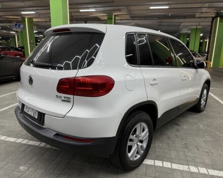 Белый Фольксваген Тигуан, объемом двигателя 2 л и пробегом 183 тыс. км за 9700 $, фото 2 на Automoto.ua