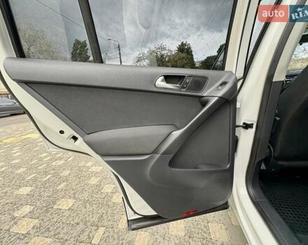 Білий Фольксваген Тігуан, об'ємом двигуна 1.98 л та пробігом 143 тис. км за 10400 $, фото 38 на Automoto.ua