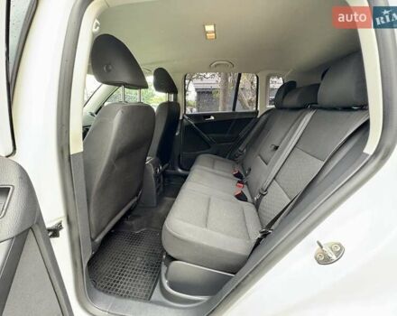 Білий Фольксваген Тігуан, об'ємом двигуна 1.98 л та пробігом 143 тис. км за 10400 $, фото 36 на Automoto.ua