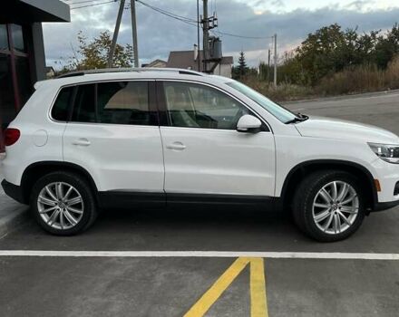 Білий Фольксваген Тігуан, об'ємом двигуна 2 л та пробігом 302 тис. км за 10500 $, фото 3 на Automoto.ua