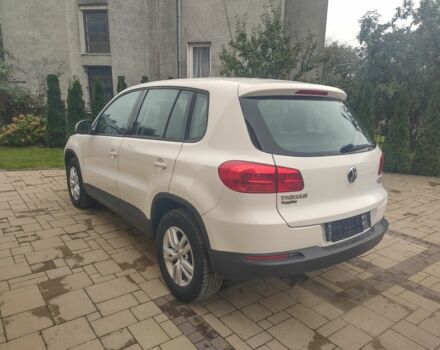 Белый Фольксваген Тигуан, объемом двигателя 0 л и пробегом 205 тыс. км за 9900 $, фото 1 на Automoto.ua