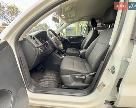 Білий Фольксваген Тігуан, об'ємом двигуна 1.98 л та пробігом 143 тис. км за 10400 $, фото 20 на Automoto.ua