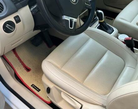 Білий Фольксваген Тігуан, об'ємом двигуна 2 л та пробігом 302 тис. км за 10500 $, фото 7 на Automoto.ua