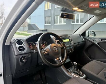 Белый Фольксваген Тигуан, объемом двигателя 1.98 л и пробегом 143 тыс. км за 9999 $, фото 39 на Automoto.ua