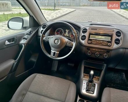 Белый Фольксваген Тигуан, объемом двигателя 1.98 л и пробегом 143 тыс. км за 9999 $, фото 6 на Automoto.ua