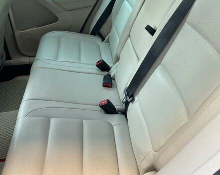 Білий Фольксваген Тігуан, об'ємом двигуна 2 л та пробігом 302 тис. км за 10500 $, фото 10 на Automoto.ua