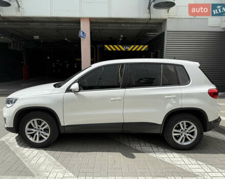 Белый Фольксваген Тигуан, объемом двигателя 2 л и пробегом 183 тыс. км за 11000 $, фото 7 на Automoto.ua