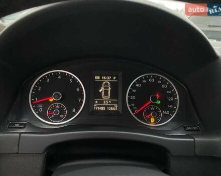 Білий Фольксваген Тігуан, об'ємом двигуна 2 л та пробігом 179 тис. км за 9900 $, фото 14 на Automoto.ua