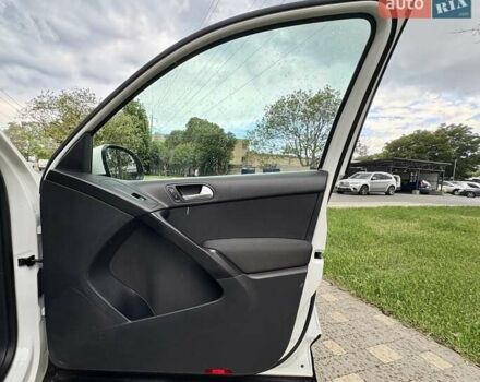 Білий Фольксваген Тігуан, об'ємом двигуна 1.98 л та пробігом 143 тис. км за 10400 $, фото 21 на Automoto.ua