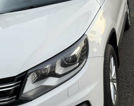 Білий Фольксваген Тігуан, об'ємом двигуна 2 л та пробігом 91 тис. км за 14900 $, фото 12 на Automoto.ua
