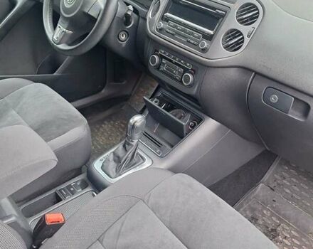 Білий Фольксваген Тігуан, об'ємом двигуна 2 л та пробігом 107 тис. км за 17000 $, фото 12 на Automoto.ua