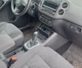 Білий Фольксваген Тігуан, об'ємом двигуна 2 л та пробігом 107 тис. км за 17000 $, фото 12 на Automoto.ua