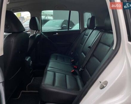 Білий Фольксваген Тігуан, об'ємом двигуна 2 л та пробігом 179 тис. км за 9900 $, фото 20 на Automoto.ua