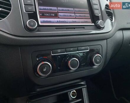 Білий Фольксваген Тігуан, об'ємом двигуна 2 л та пробігом 179 тис. км за 9900 $, фото 16 на Automoto.ua