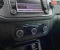 Білий Фольксваген Тігуан, об'ємом двигуна 2 л та пробігом 179 тис. км за 9900 $, фото 16 на Automoto.ua