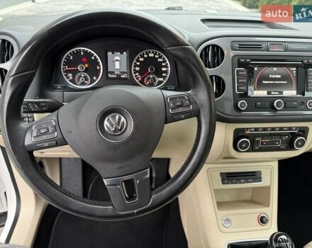 Белый Фольксваген Тигуан, объемом двигателя 2 л и пробегом 142 тыс. км за 12999 $, фото 20 на Automoto.ua