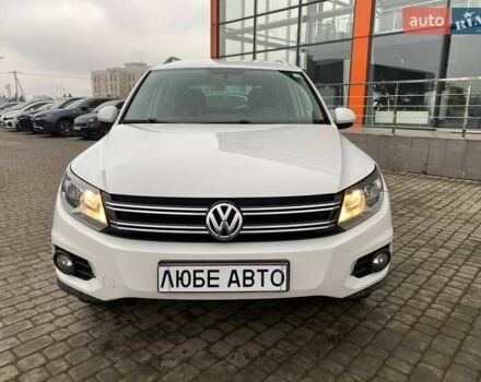 Білий Фольксваген Тігуан, об'ємом двигуна 2 л та пробігом 179 тис. км за 9900 $, фото 1 на Automoto.ua