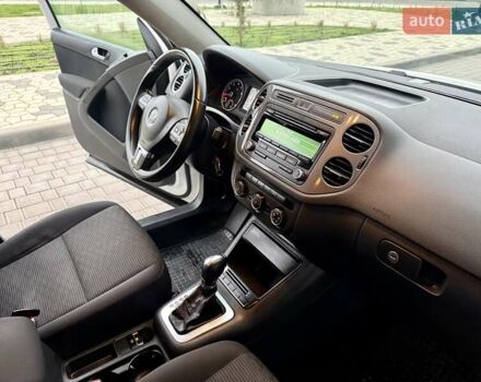 Белый Фольксваген Тигуан, объемом двигателя 1.98 л и пробегом 143 тыс. км за 9999 $, фото 26 на Automoto.ua