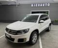 Белый Фольксваген Тигуан, объемом двигателя 2 л и пробегом 183 тыс. км за 9700 $, фото 1 на Automoto.ua