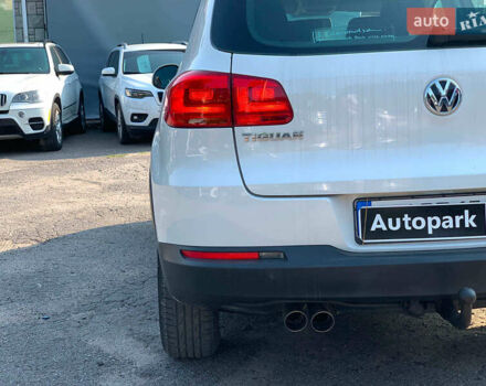 Білий Фольксваген Тігуан, об'ємом двигуна 2 л та пробігом 208 тис. км за 13890 $, фото 12 на Automoto.ua