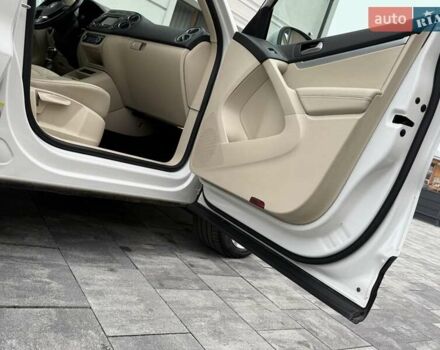 Белый Фольксваген Тигуан, объемом двигателя 2 л и пробегом 142 тыс. км за 12999 $, фото 35 на Automoto.ua