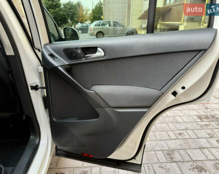 Білий Фольксваген Тігуан, об'ємом двигуна 1.98 л та пробігом 212 тис. км за 9499 $, фото 39 на Automoto.ua