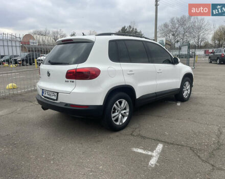 Білий Фольксваген Тігуан, об'ємом двигуна 1.98 л та пробігом 229 тис. км за 10500 $, фото 2 на Automoto.ua