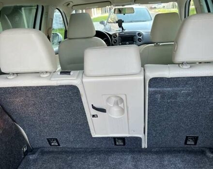 Білий Фольксваген Тігуан, об'ємом двигуна 2 л та пробігом 302 тис. км за 10500 $, фото 16 на Automoto.ua