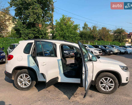 Білий Фольксваген Тігуан, об'ємом двигуна 2 л та пробігом 208 тис. км за 13890 $, фото 13 на Automoto.ua