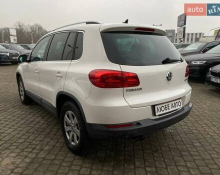 Білий Фольксваген Тігуан, об'ємом двигуна 2 л та пробігом 179 тис. км за 9900 $, фото 4 на Automoto.ua