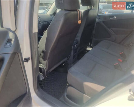 Белый Фольксваген Тигуан, объемом двигателя 1.98 л и пробегом 260 тыс. км за 10000 $, фото 10 на Automoto.ua