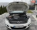 Белый Фольксваген Тигуан, объемом двигателя 2 л и пробегом 142 тыс. км за 12999 $, фото 45 на Automoto.ua