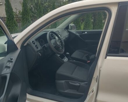 Белый Фольксваген Тигуан, объемом двигателя 0 л и пробегом 205 тыс. км за 9900 $, фото 6 на Automoto.ua