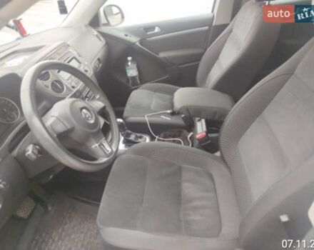 Білий Фольксваген Тігуан, об'ємом двигуна 2 л та пробігом 107 тис. км за 17000 $, фото 10 на Automoto.ua