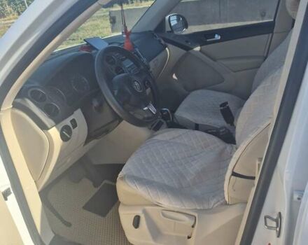 Белый Фольксваген Тигуан, объемом двигателя 1.98 л и пробегом 261 тыс. км за 11500 $, фото 3 на Automoto.ua