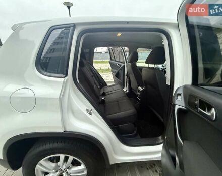 Белый Фольксваген Тигуан, объемом двигателя 1.98 л и пробегом 143 тыс. км за 9999 $, фото 12 на Automoto.ua