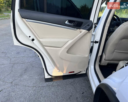 Белый Фольксваген Тигуан, объемом двигателя 1.98 л и пробегом 244 тыс. км за 13500 $, фото 26 на Automoto.ua