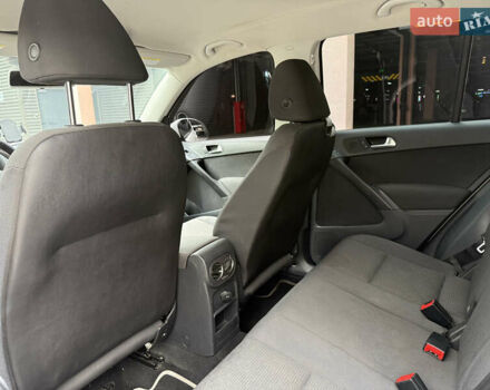 Белый Фольксваген Тигуан, объемом двигателя 2 л и пробегом 183 тыс. км за 11000 $, фото 11 на Automoto.ua