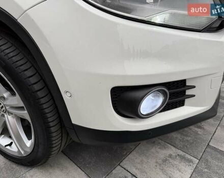 Белый Фольксваген Тигуан, объемом двигателя 2 л и пробегом 142 тыс. км за 12999 $, фото 58 на Automoto.ua
