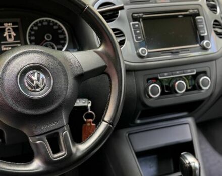 Белый Фольксваген Тигуан, объемом двигателя 2 л и пробегом 250 тыс. км за 10900 $, фото 3 на Automoto.ua