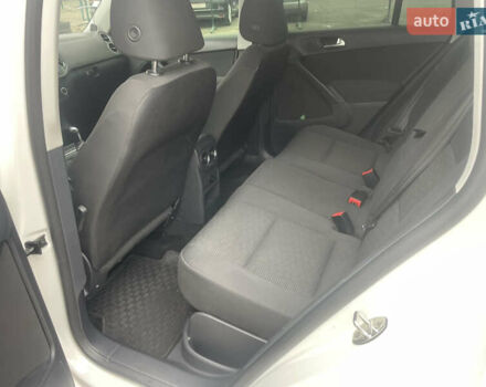 Білий Фольксваген Тігуан, об'ємом двигуна 1.98 л та пробігом 229 тис. км за 10500 $, фото 5 на Automoto.ua