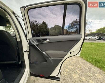 Білий Фольксваген Тігуан, об'ємом двигуна 1.98 л та пробігом 143 тис. км за 10400 $, фото 27 на Automoto.ua