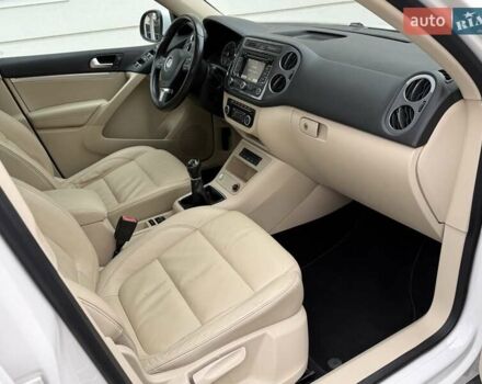 Белый Фольксваген Тигуан, объемом двигателя 2 л и пробегом 142 тыс. км за 12999 $, фото 37 на Automoto.ua