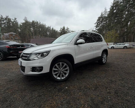 Білий Фольксваген Тігуан, об'ємом двигуна 2 л та пробігом 200 тис. км за 15300 $, фото 4 на Automoto.ua