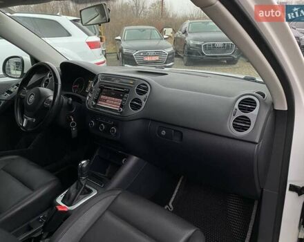 Білий Фольксваген Тігуан, об'ємом двигуна 2 л та пробігом 179 тис. км за 9900 $, фото 8 на Automoto.ua