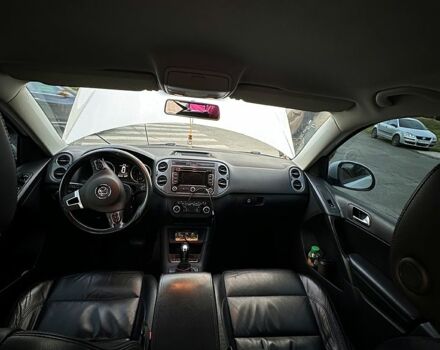 Белый Фольксваген Тигуан, объемом двигателя 2 л и пробегом 220 тыс. км за 11000 $, фото 6 на Automoto.ua