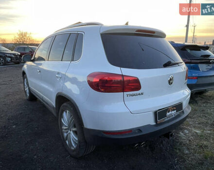 Білий Фольксваген Тігуан, об'ємом двигуна 2 л та пробігом 190 тис. км за 9500 $, фото 3 на Automoto.ua