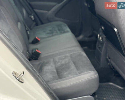 Белый Фольксваген Тигуан, объемом двигателя 1.97 л и пробегом 270 тыс. км за 12600 $, фото 11 на Automoto.ua