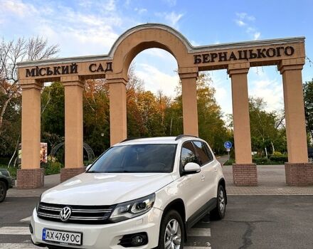 Белый Фольксваген Тигуан, объемом двигателя 2 л и пробегом 220 тыс. км за 11000 $, фото 2 на Automoto.ua
