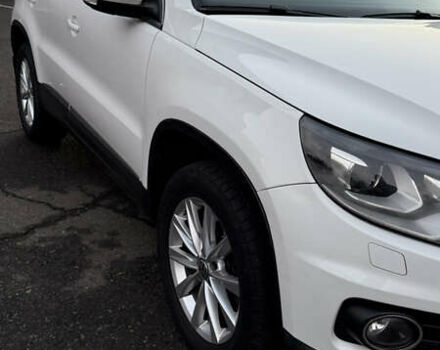 Білий Фольксваген Тігуан, об'ємом двигуна 2 л та пробігом 91 тис. км за 14900 $, фото 10 на Automoto.ua